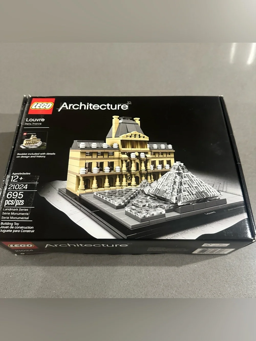 LEGO Architecture Louvre 21024 Complete w/ Box & Instructions Retired Set